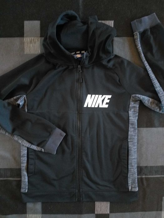 Nike - детско горнище 158см