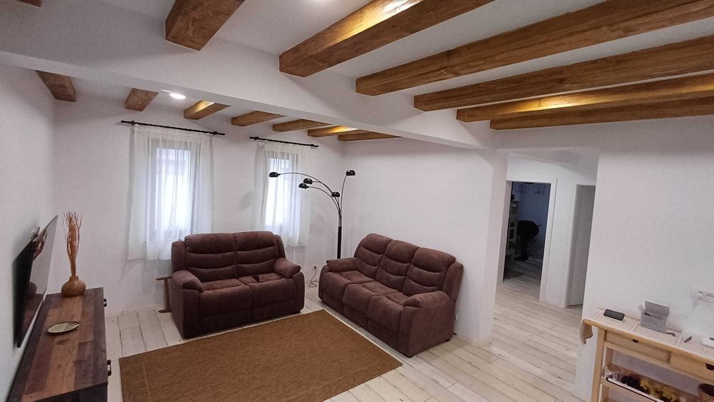 vand casa la cheie mobilata