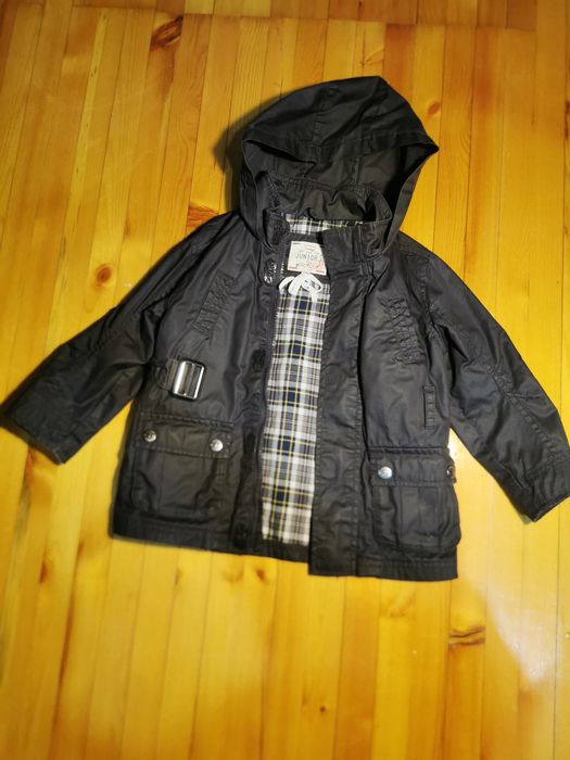Продам плащ на мальчика 2-3 годика