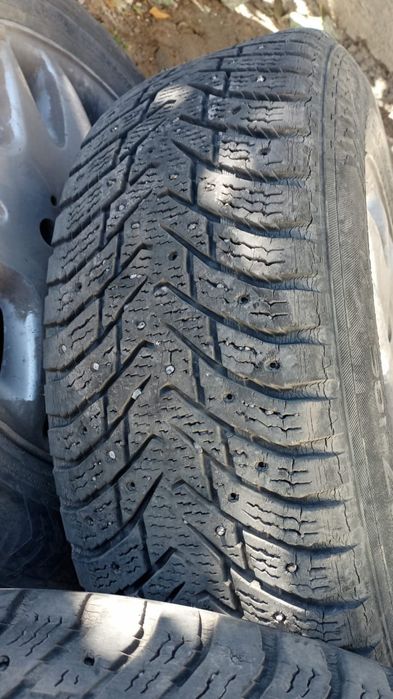 Продам резину на 17