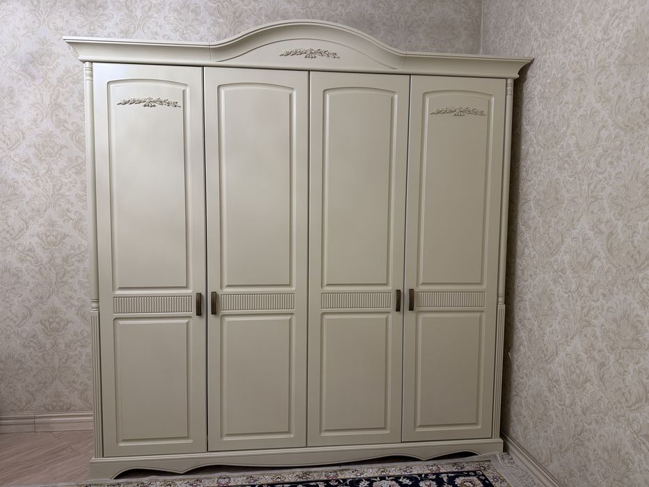 Продам спальный гарнитур