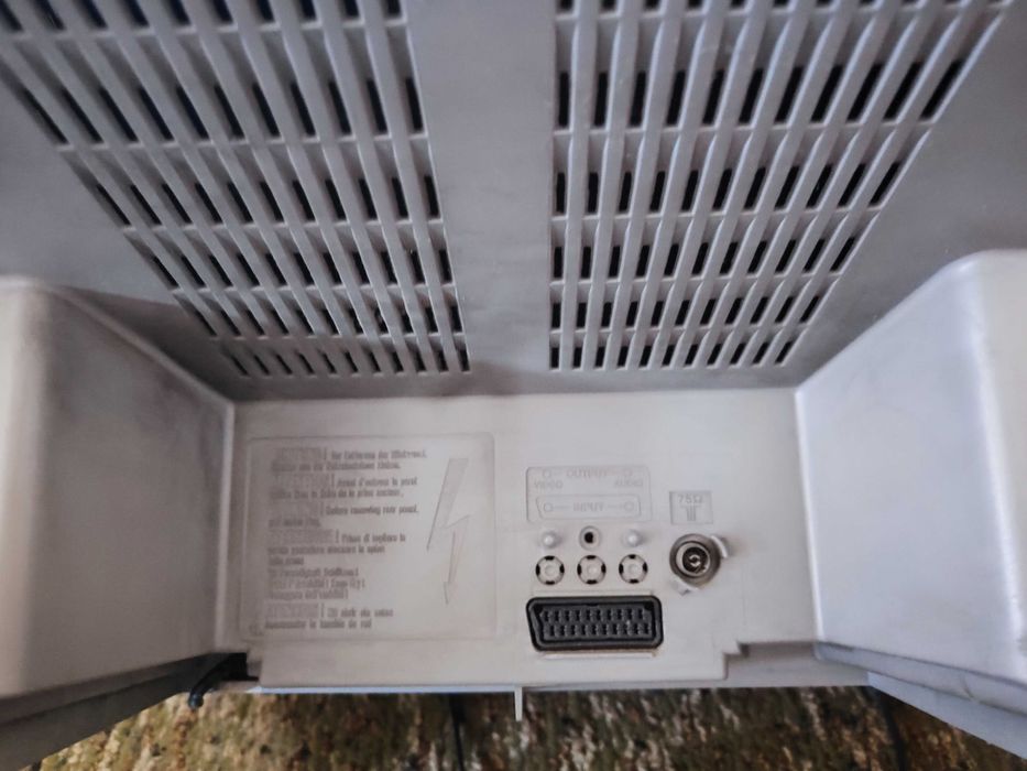 Телевизор Samsung 21 инча