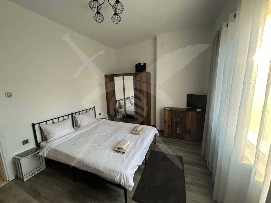 Продава се Тристаен апартамент в Варна, Гръцка махала - 105 кв.м за 9 €/кв.м - Снимка #4