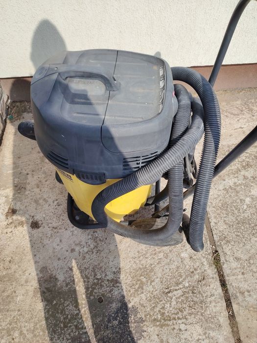 Aspirator karcher profesional