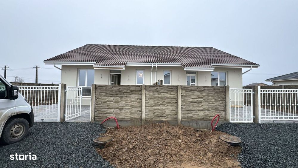 Duplex pe parter de vanzare, in Bucovat