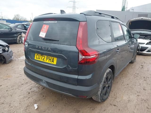 Dezmembrez Dacia Jogger 1