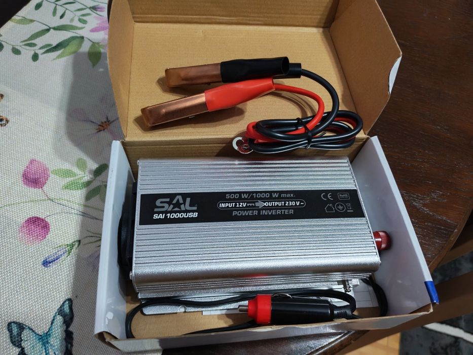Power inverter 500W/1000W max.  Input 12 V-output 230 V