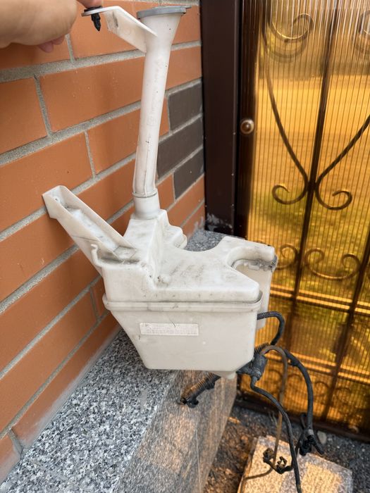 Продам бочек омывателя