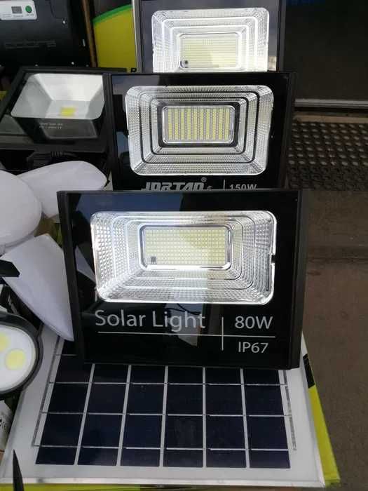 Соларен LED прожектор+панел+дистан, външен монтаж 80/100/200/400/600W