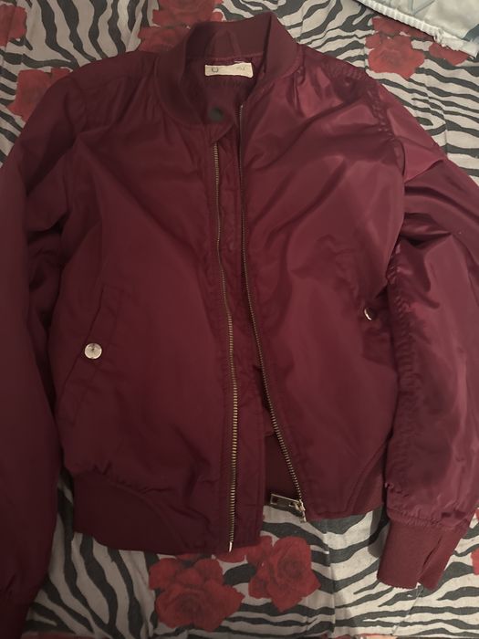 Червено яке използвано цена 25