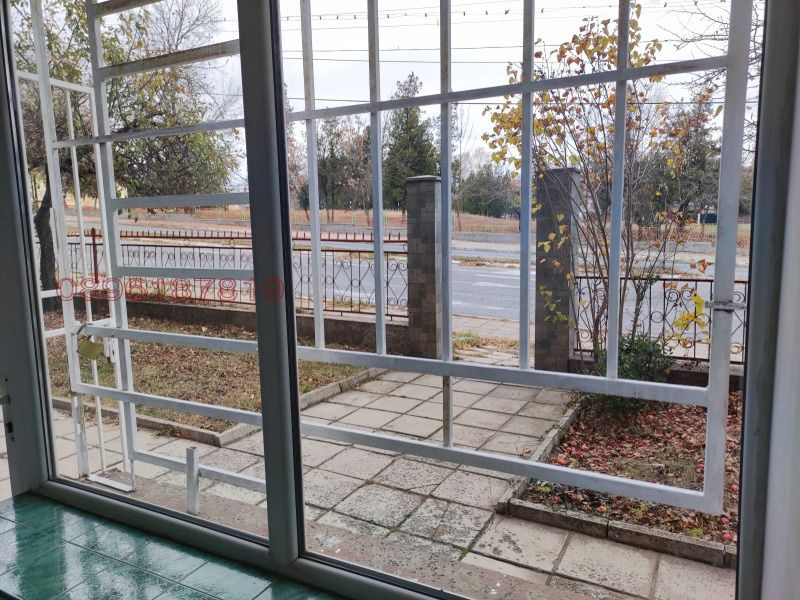 Дава се под наем Магазин в Радомир - 122 кв.м за 450 € - Снимка #4