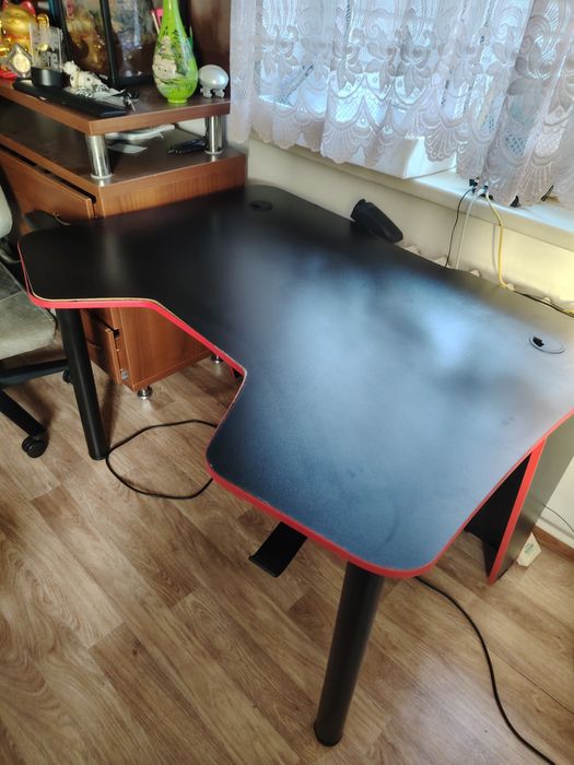 Продам стол для пк