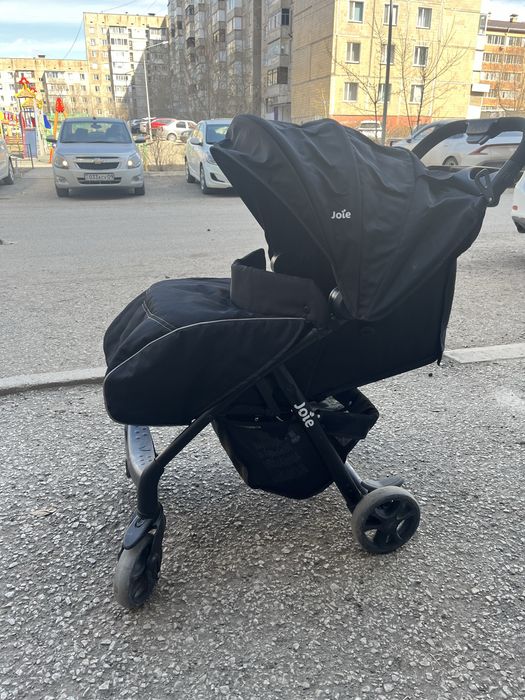 Коляска прогулочная JOIE