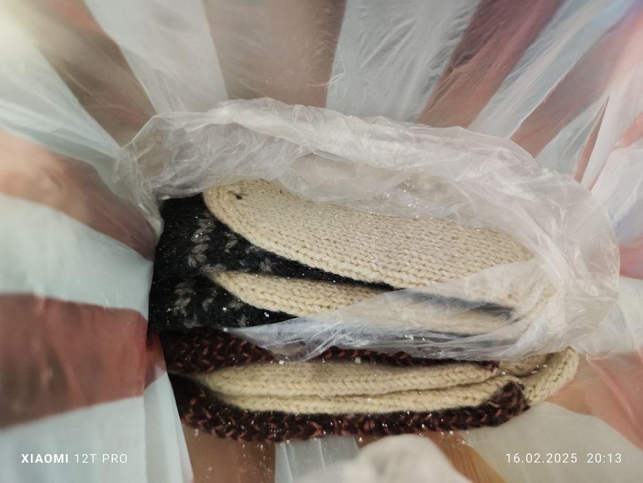 Ръчно плетени вълнени чорапи