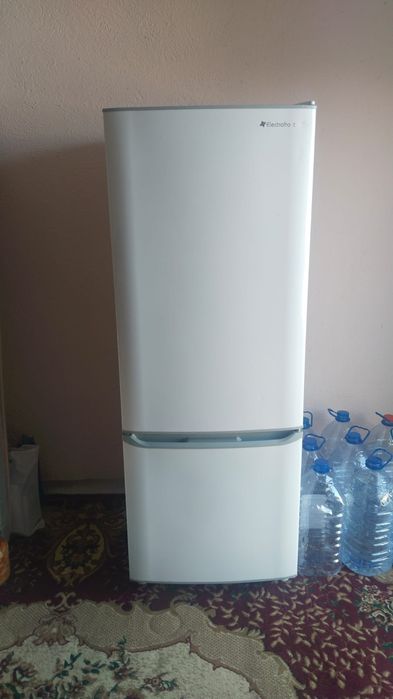 Холодильник б.у жаксы