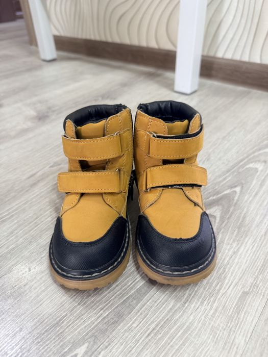 Продам ботинки на мальчика