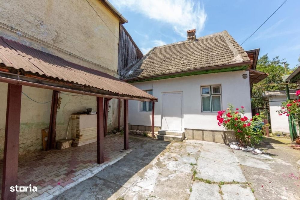 Vanzare casa  Darste singur in curte