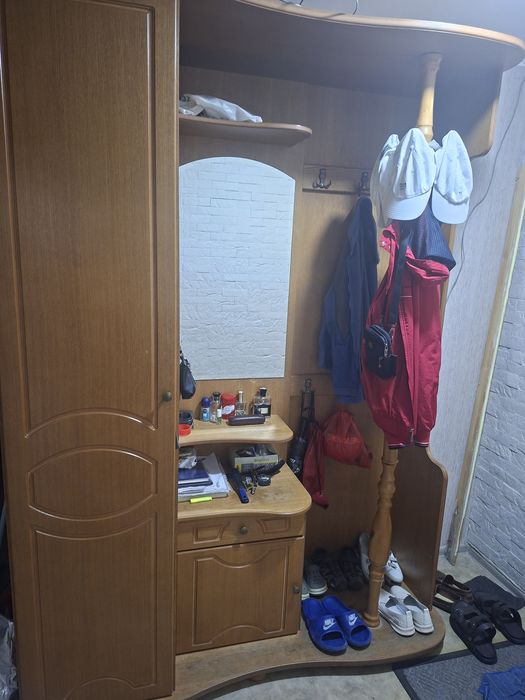 Шкаф прихожая продам