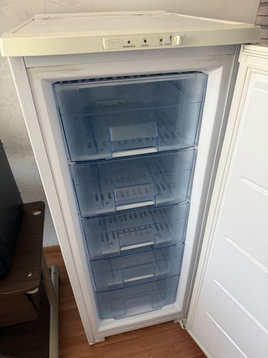 Морозильная камера Бирюса