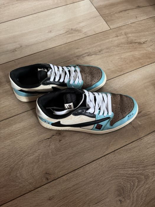 Продам мужские кроссовки.