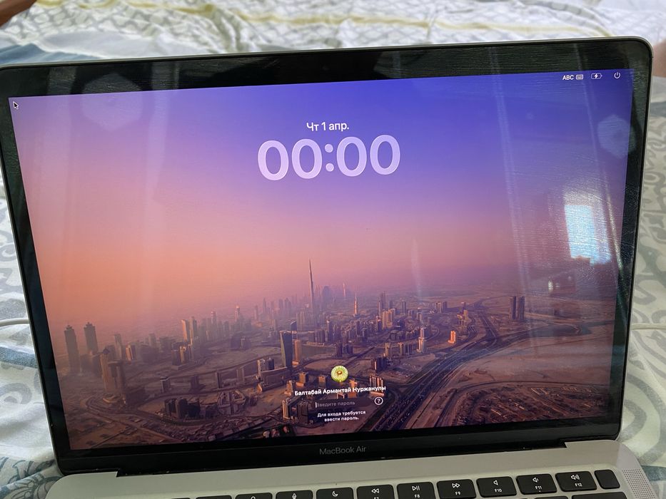 MacBook Air M1 2020 8/256 GB