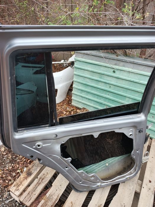 Гольф 4 универсал.  Дверь задняя