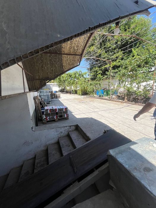 Продаётся производственно-складская территория 20 соток