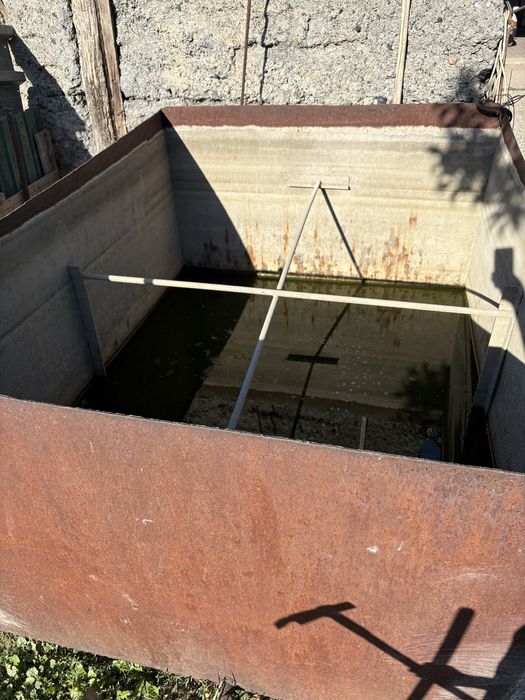 Трех кубовый бак для воды