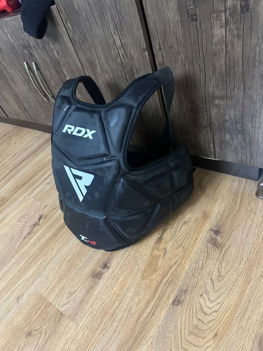 Продам нагрудник для бокса