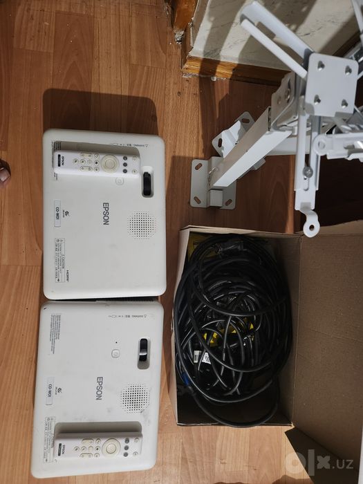 Epson projector CO-W01
