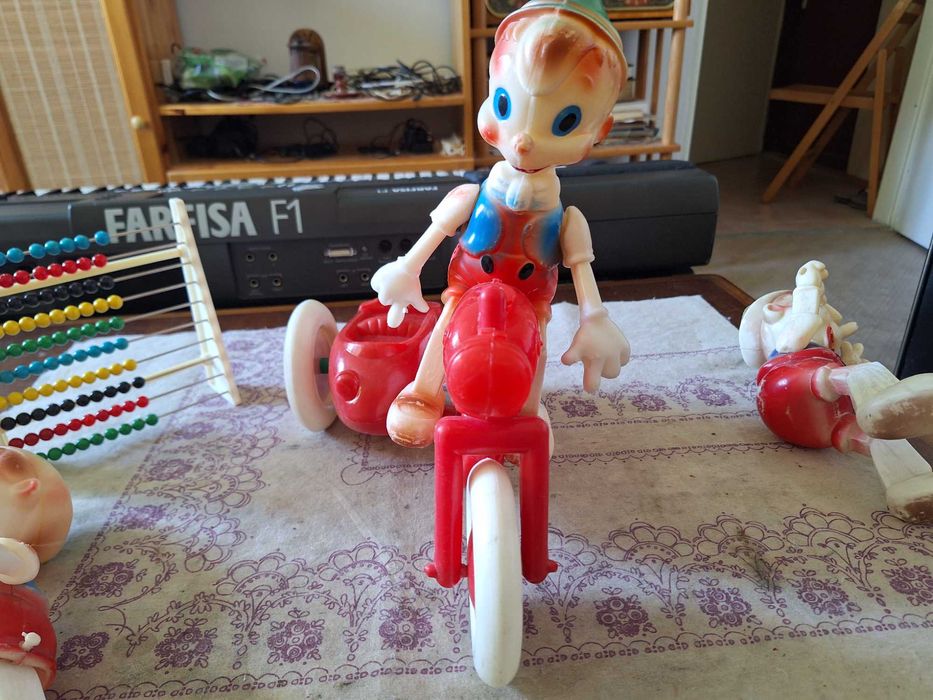 Три броя пинокио