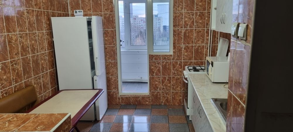 Închiriez apartament 3 camere 550 euro