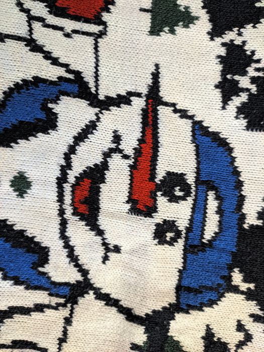 Продам свитшот 3-4 года