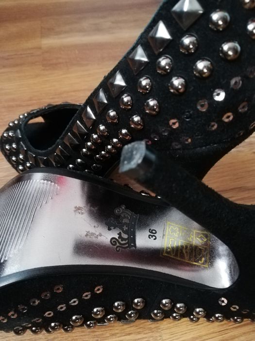 Продавам три чифта дамски сандали