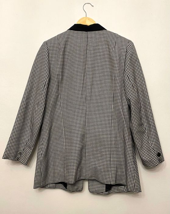 Дамско сако с джобове