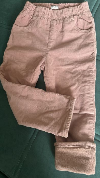 На флисе спортивка