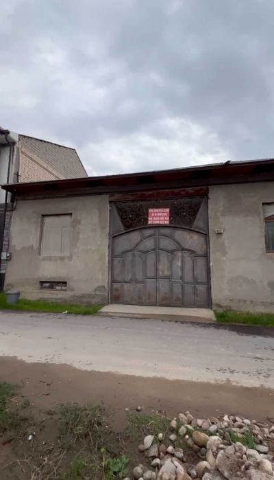 Xonabodda hovli sotiladi, 9 sotiq.