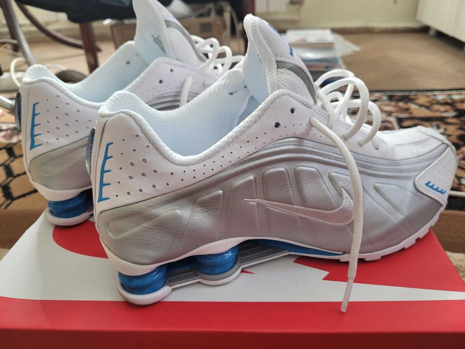 Vand Nike Shox R4,noi,purtati de doua ori..