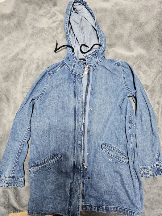 Продам джинсовую куртку Levi's