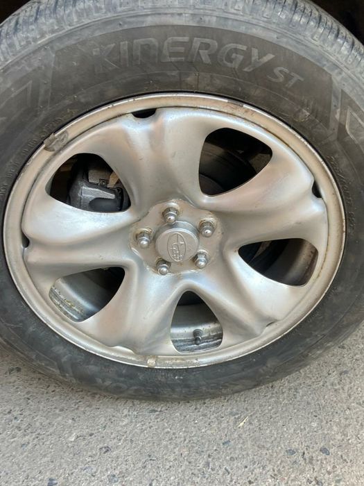 Продам диски с резиной на Субару