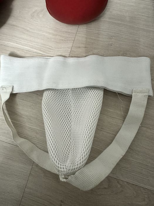 Продам вещи для бокса 6000тг