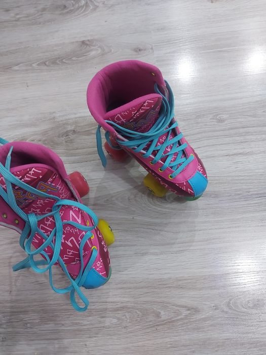 Ролкови кънки Нина.