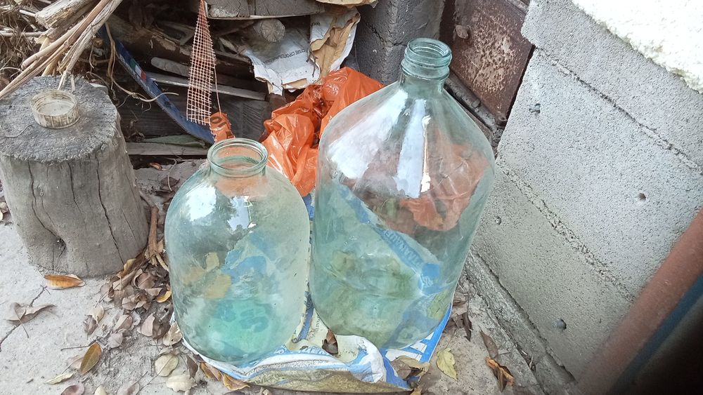 Бутыли стеклянные