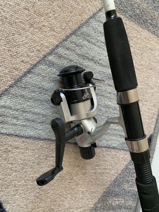 Продам спининг 270 см с катушкой