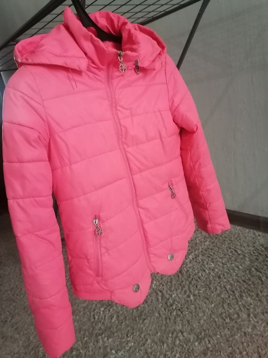 Продам куртки на девочку. Все 3 отдам за 10000