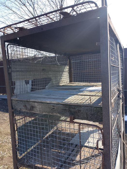 Продам клетку трехуровневую