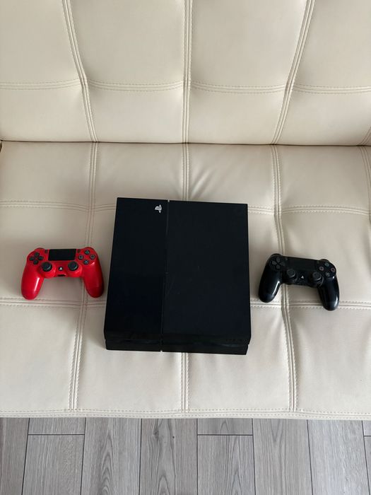 Vand PS4+ 2 manete