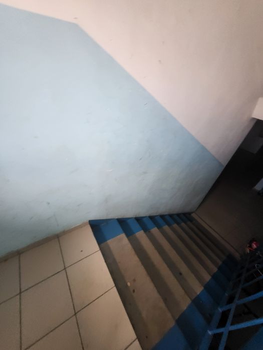 Продам 2 ух комн кв район Берекке