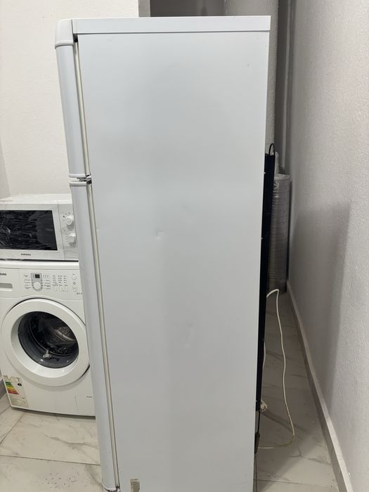 Холодильник indesit