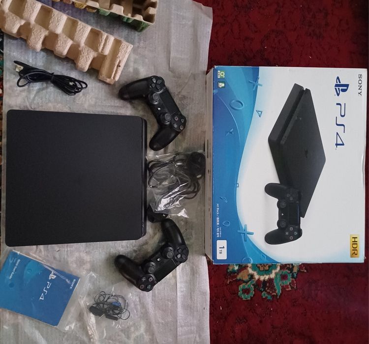 Игровая консоль Sony Play Station 4